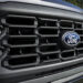 Ford zjednodušil své logo, nová verze se objeví na modelu F-150 z roku 2024.