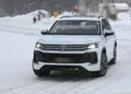 Video zachycuje nový VW Tayron z roku 2025, což naznačuje nový Tiguan pro USA