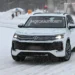 Video zachycuje nový VW Tayron z roku 2025, což naznačuje nový Tiguan pro USA